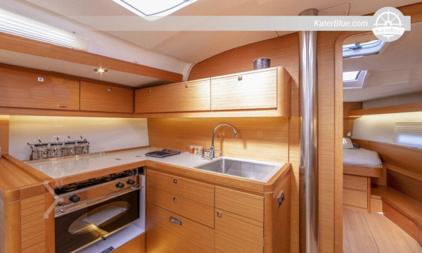 Weekly sailing yacht bareboat charter Sardinia, Italy