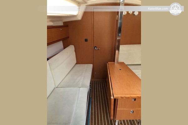 Elegant sailing yacht weekly charters Sicily-Italy