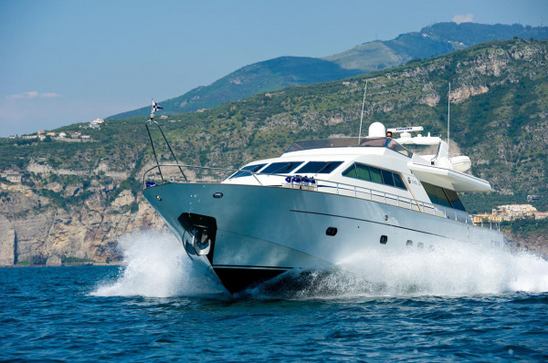 Motor Yacht Charter Ghibli 22 στη Χιμάρα, Αλβανία