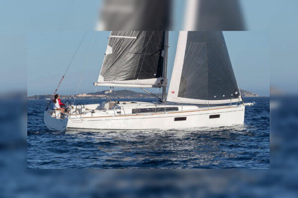 Branded saiboat for weekly charter Sicily-Italy