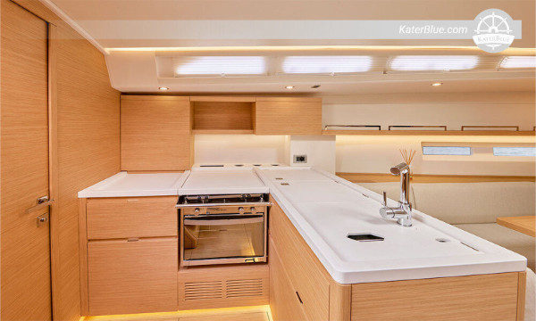 High-end sailboat weekly charters in Sicily-Italy