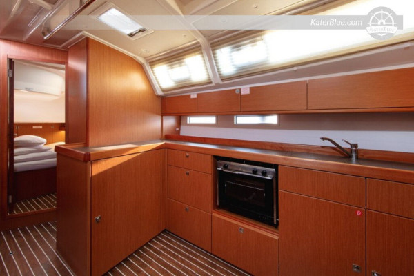 Unique weekly sailboat charter Split, Croatia