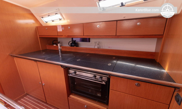Sailing vessel weekly charter at best rates Sicily -Italy