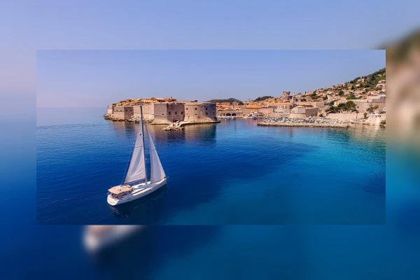 Aluguel de iate para passeio de um dia ao redor da Cidade Velha de Dubrovnik, Croácia