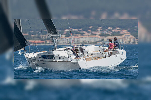 Beneteau sailboat for weekly charter Sicily-Italy