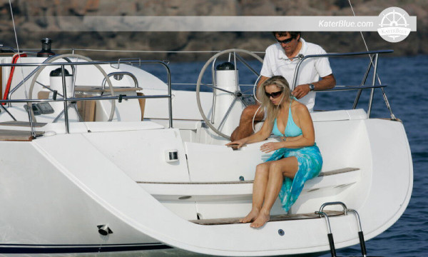 Location de bateau à la semaine dans les plus belles îles d'Alimos, en Grèce