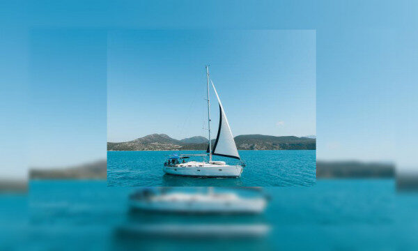 Rilassante noleggio settimanale di barche a vela ad Alimos, Grecia