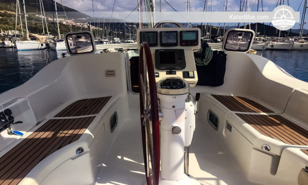 Beneteau sailboat for weekly charter Lycia-Turkey