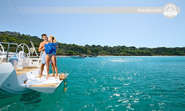 Noleggio settimanale di yacht ad Alimos, Grecia