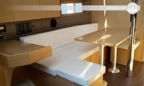 Location à la semaine d'un Oceanis 38 à Dubrovnik (Croatie)