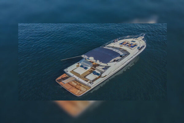 Capri & Amalfi day charter on Uniesse yacht Napoli-Italy