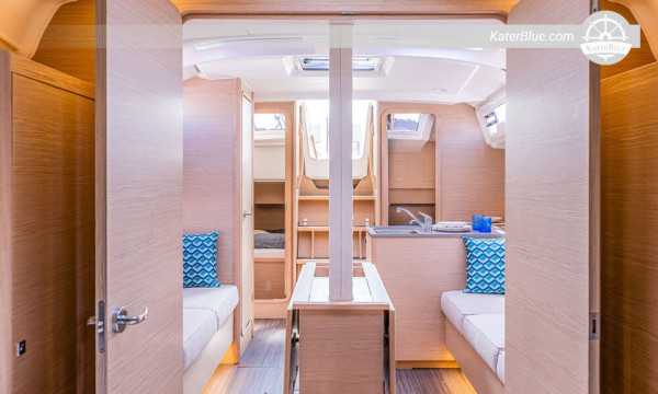 High-end yacht offer weekly charters Antibes-France