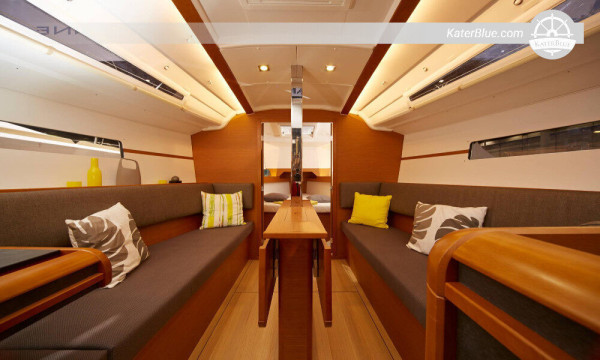 Jeanneau sail yacht for weekly charter Antibes-France