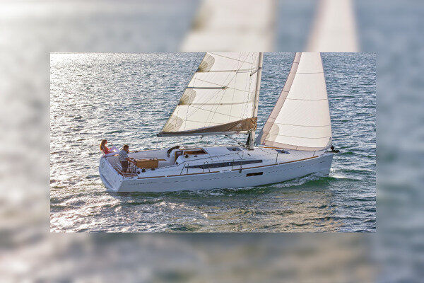 Jeanneau sail yacht for weekly charter Antibes-France