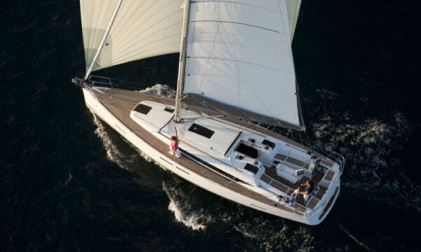 Perfetto noleggio barche a vela di 2 ore a Barcellona, Spagna