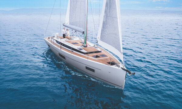 Weekly vacation sailing in Athens, Greece