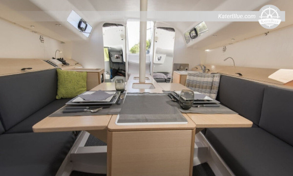 Pogo sailing yacht weekly charter in La Rochelle-France