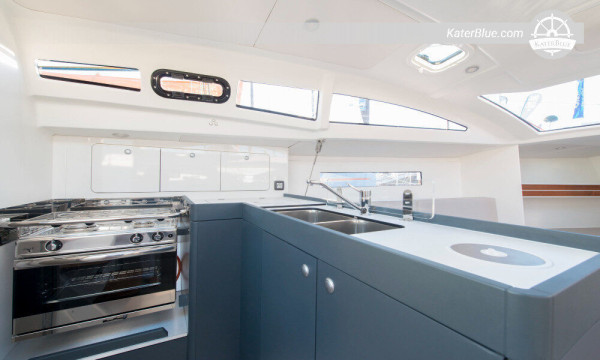RM sailing yacht weekly charter La Rochelle-France