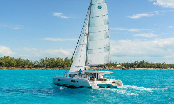 Unforgettable weekly Charter on an exquisite catamaran in Volos, Greece