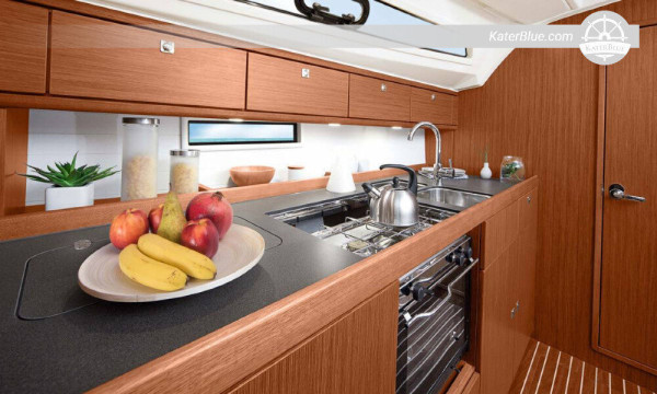 Unique Sailing Yacht charter over the stunning beaches in Volos, Greece