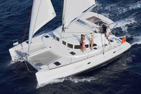Increíble alquiler de velero de siete días en Volos, Grecia.