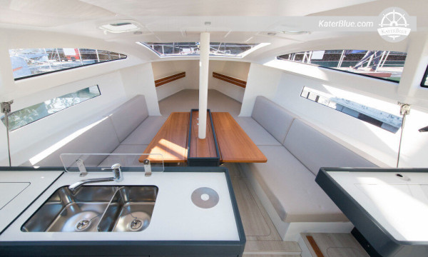 RM sailing yacht weekly charter La Rochelle-France