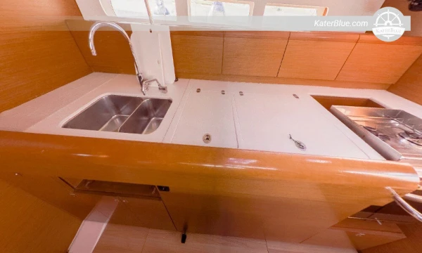 Týdenní pronájmy luxusních lodí na Tenerife ve Španělsku
