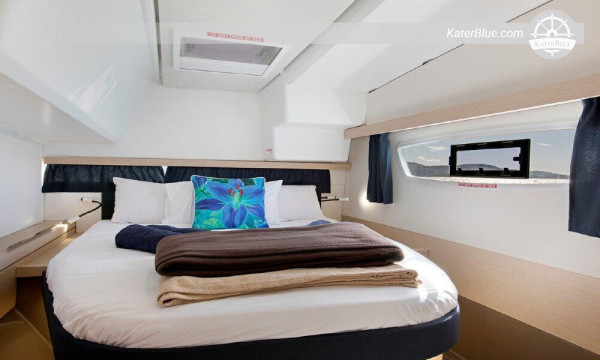 Luxury catamaran for weekly charter Ibiza-Spain
