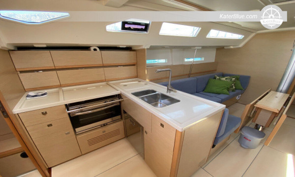 Premium More yacht per noleggio settimanale Brac-Croazia