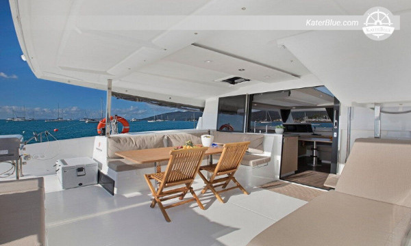 Luxury catamaran for weekly charter Ibiza-Spain