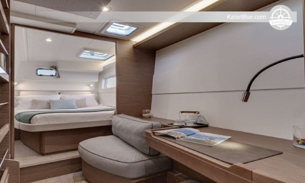 Catamarano di lusso a noleggio settimanale Bisevo-Croazia