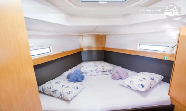 Barca a vela Premium in affitto per le vacanze a Hvar-Croazia