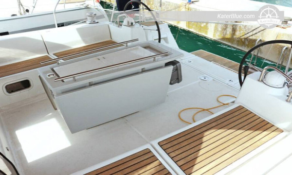 Noleggio settimanale di yacht a vela di lusso a Sibinek-Croazia
