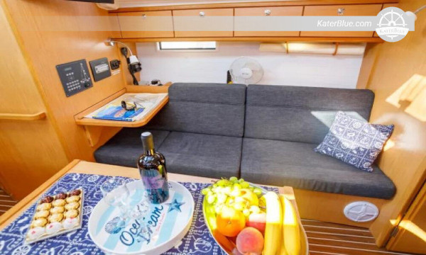Luxury sailing yacht weeklong charter in Split-Croatia