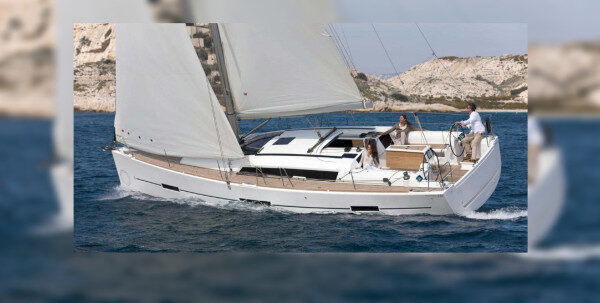 Noleggio settimanale di barche a vela senza equipaggio a Marbella, Spagna