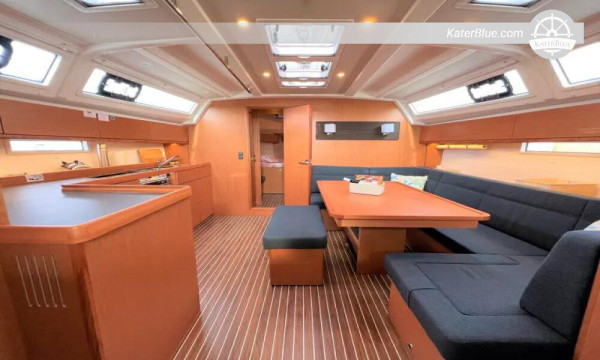 Bavaria yacht a vela noleggio settimanale Vis-Croazia