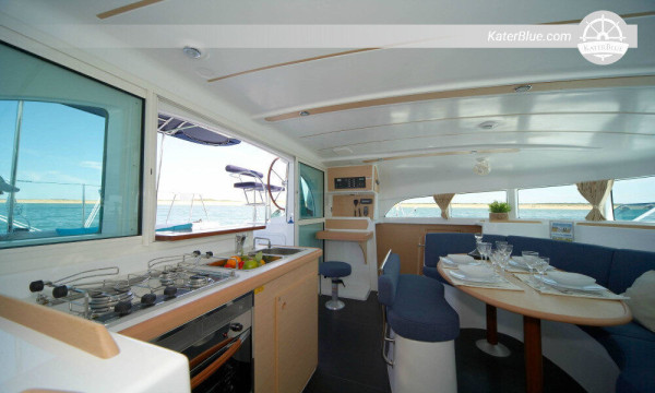 Catamarano di 3 ore a noleggio privato, Marbella Spagna