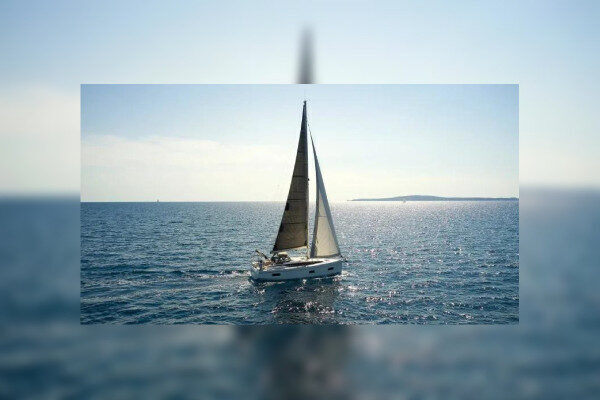 Barca a vela Bavaria privata con noleggio settimanale Spalato-Croazia