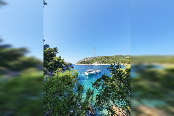 Noleggio settimanale su imbarcazione Beneteau disponibile a Vis-Croazia