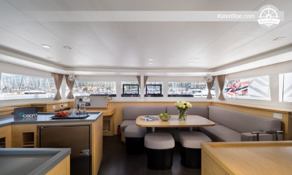 Charter settimanale a bordo di un'elegante imbarcazione lagunare Korcula-Croazia