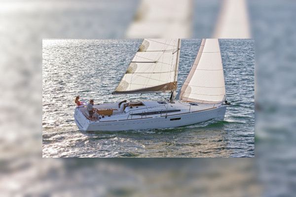 Charter settimanali disponibili sull'imbarcazione Jeanneau Hvar-Croazia