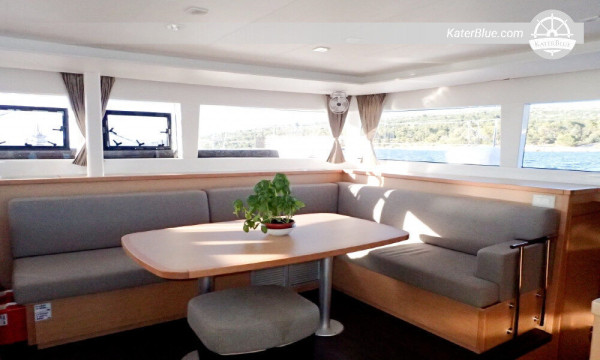 Charter settimanale a bordo di un'elegante imbarcazione lagunare Korcula-Croazia