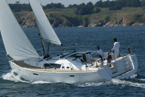 Beneteau vessel weekly charter Corfu-Greece