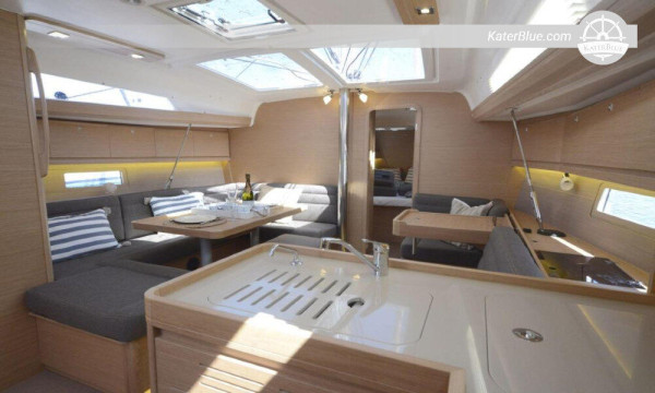 Charter settimanale con skipper unico Trogir, Croazia