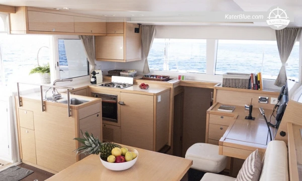 Lagoon 450 catamarano noleggio settimanale Ibiza-Spagna