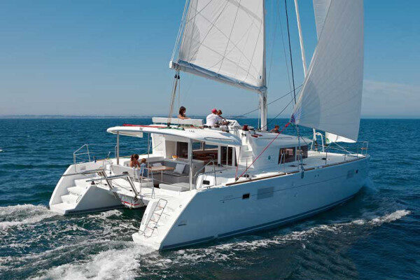 Catamarano Deluxe noleggio settimanale Formentera-Spagna