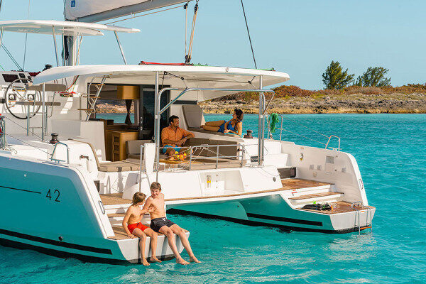 Aluguel semanal de catamarãs em Sivota, Grécia