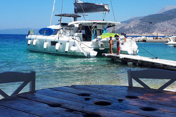 Aluguel de catamarãs por uma semana em Skorpios, Grécia.