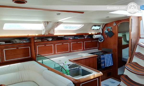 Weekly Skippered Charter with hostess in La Spezia SP, Italy