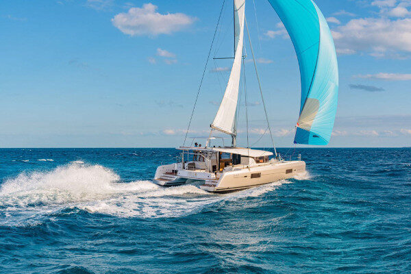 Aluguel semanal de embarcações de luxo em Zakynthos, Grécia.